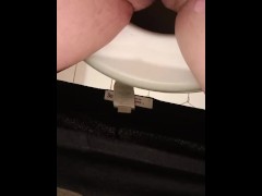 Bathroom break - Screenshot 15 of 16 - Play