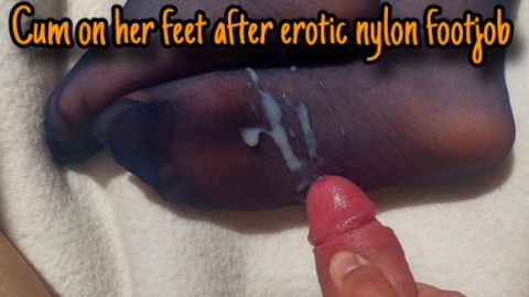 Cum on her feet after erotic nylon footjob