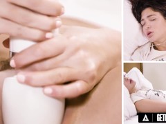 UP CLOSE - How Women Orgasm With Petite Jane Wilde! INTENSE EYE ROLLING HITACHI ORGASM! FULL SCENE