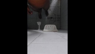 Öffentliche Dusche wichsen