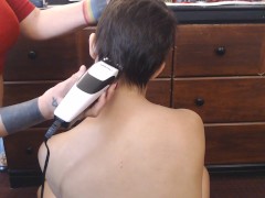 Head Shaving - Screenshot 2 of 16 - Lesbian Buzzed Hair