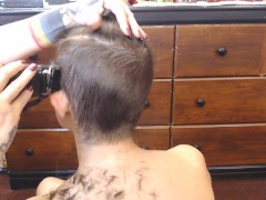 Head Shaving - Screenshot 7 of 16 - Lesbian Buzzed Hair