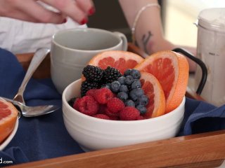 PASSIONHD Sexy Babe Octavia Serves Her Man Pussy For Breakfast In Bed screenshot number 2