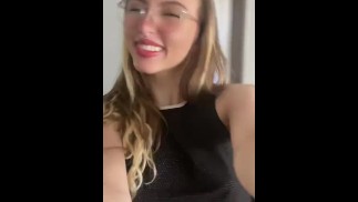 Любительская девушка переодевается🐰