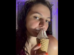 Смакую морозиво - Screenshot 13 of 16 - Sloppy Blowjob