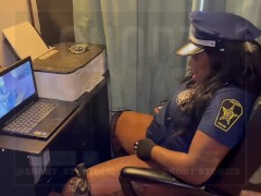 Short Stories : On The Job Fun - Screenshot 1 of 16 - Police Officer