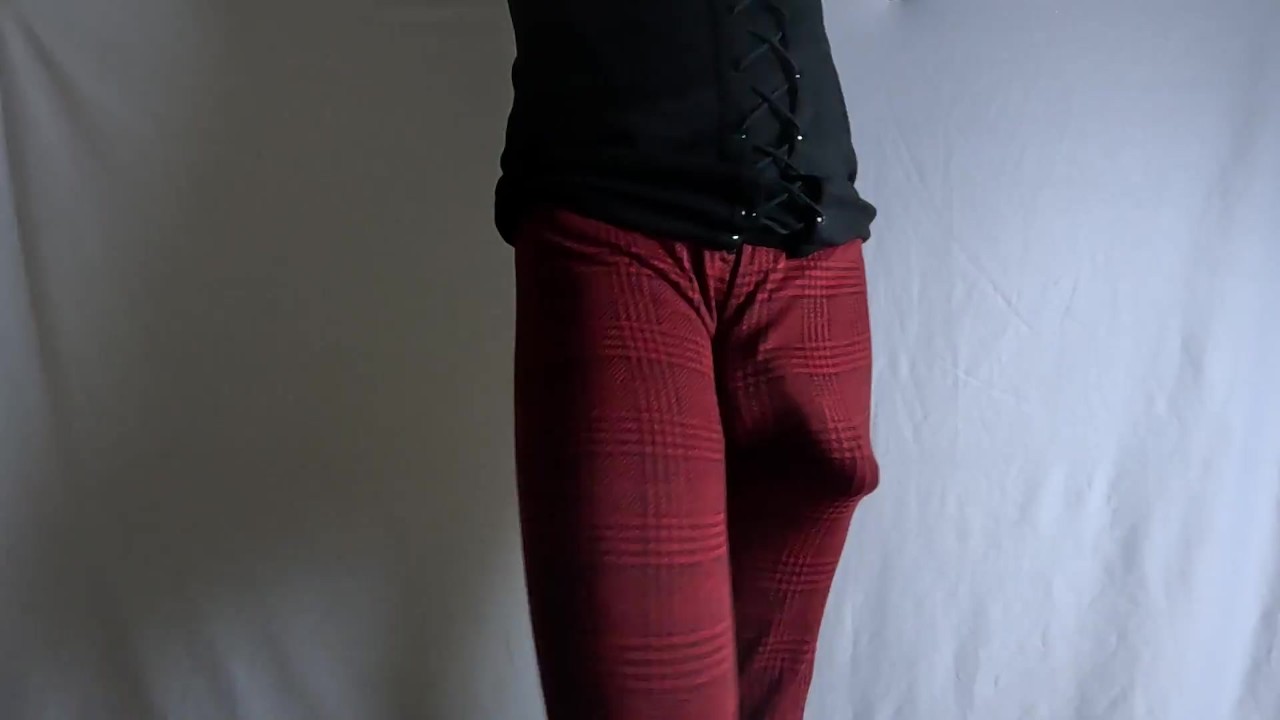 Стояк в штанах