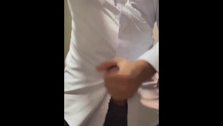 Офисный работник кончил