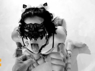 Возбужденный котенок сосет твой член