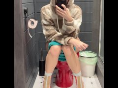 girl pissing on toilet show worship