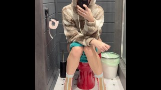 girl pissing on toilet show worship