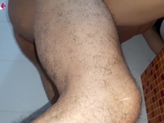Sobrina Jovencita en la ducha Provoca a Su Tio Hasta follar su apretado coño - MgMilkyG