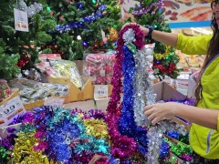 Risky pussy n Butt Plug FLASHING in supermarket # Public NO PANTIES