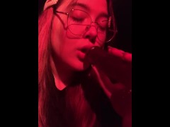 утро начинается не с кофе , а с хорошего минета - Screenshot 4 of 16 - Hot Brunette