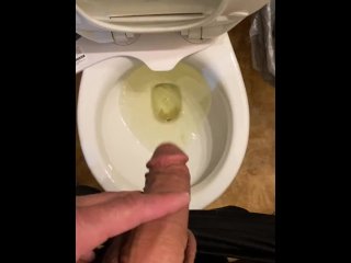 vertical video, public, pee desperation, pissing