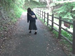 無邪気に遊ぶ彼女にムラムラしたので野外で種付けしました - Screenshot 1 of 16 - 中出し
