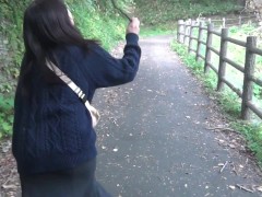 無邪気に遊ぶ彼女にムラムラしたので野外で種付けしました - Screenshot 2 of 16 - 野外