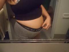 Bathroom Belly Bloat - Screenshot 5 of 16 - Stuffed Belly