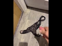 Quick cum - Screenshot 10 of 16 - Thong
