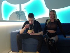 Реальный бекстейдж с порно съемок. Первый анал для сексуальной шлюхи - Screenshot 3 of 16 - Backstage Fuck