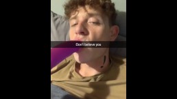 Gorąca modelka twink wyciekła za pomocą dildo po raz pierwszy