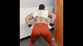 Биг Бой Попи Шейк и Тверк