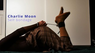 Sesión de auto bondage | Vistazo | Charlie Moon