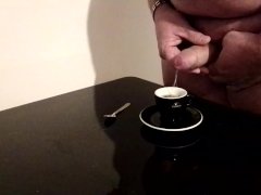 Un café au sperme un vrai délice.