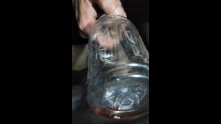 Cain Layden experimenta o Light WaterSports - faz xixi em um copo?