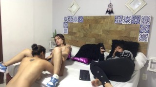 Amigas FOLLANDO! TRIO Casero Entre Amigas ESTUDIANTES