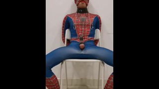 Homem-Aranha obrigado a gozar