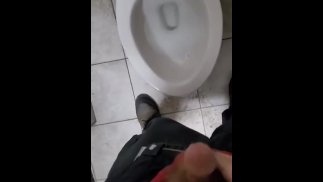 学生的进步。现在小便时玩得很开心