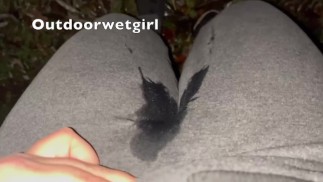 Echter Nässunfall, wenn man in der Kälte nach Hause geht
