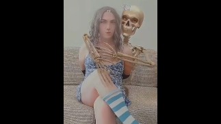 Горячее соблазнение: самые горячие моменты в коллекции шорт кроссдрессера Китти