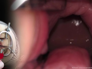 The cunt opener opens the cunt. Until orgasm! Look inside!