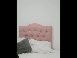 Киски крупным планом получают пластиковые члены