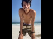 Preview 4 of novinho safado mostrando o pau na praia