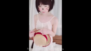 关于品味白色连体衣女孩的乳头、阴部线条和迷人表情的视频✨