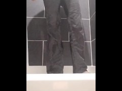 Ftm guy wetting his black jeans - Screenshot 11 of 16 - Peeing