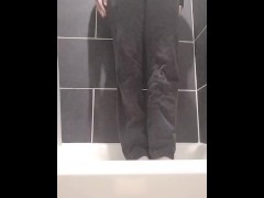Ftm guy wetting his black jeans - Screenshot 3 of 16 - Ftm Pee