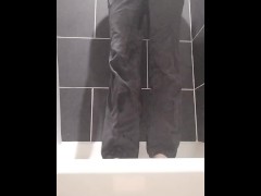 Ftm guy wetting his black jeans - Screenshot 9 of 16 - Piss