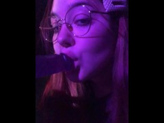Лёгкий отсос большого члена от милашки - Screenshot 5 of 16 - Teenage