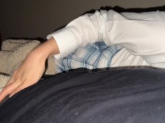 【個人撮影】寝る前に彼のちんぽを激しくフェラしました💕口の中にたくさん射精してくれたので全て飲み干しました🍼 - Screenshot 1 of 16 - Blowjob