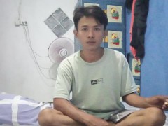 Handsome guy - Screenshot 15 of 16 - Adult Breastfeeding