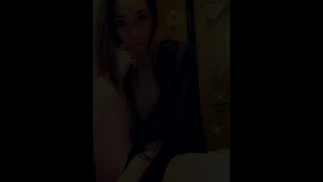 Взгляните на меня 💕 украдкой