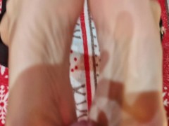 POV Spuściłem się na jej spodnie a ona poszła w nich do pracy
