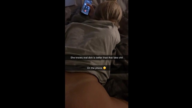 Познакомился с лесбиянкой в школе, и я трахнул ее в Snapchat, разговаривая с ее девушкой