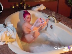 Slippery When Wet - Screenshot 4 of 16 - Hot Tub