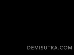 Demi Loves Fucking SmallHands - Screenshot 16 of 16 - Ebony
