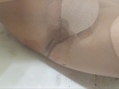 viewer request pee in nylons - Screenshot 13 of 16 - Trans
